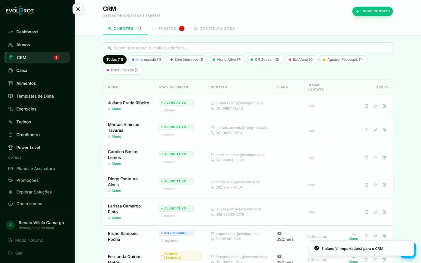 CRM: lista de contatos com status, origem, plano e último contato, além das tarefas